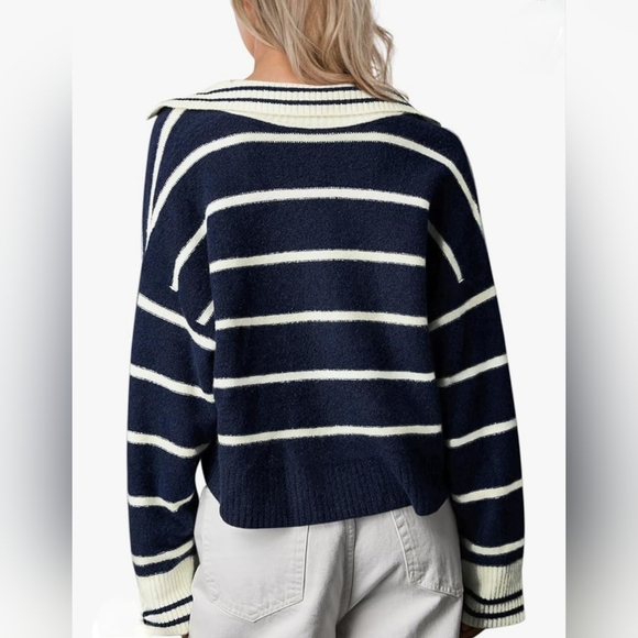 Oversized Crop Sweater-Navy - Picture 2 of 3